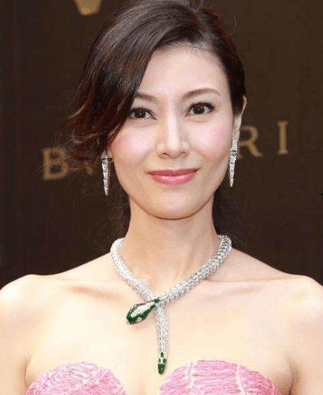 李嘉欣近日爆料新闻视频,豪门恩怨背后的惊人真相 第3张 李嘉欣近日爆料新闻视频,豪门恩怨背后的惊人真相 第3张